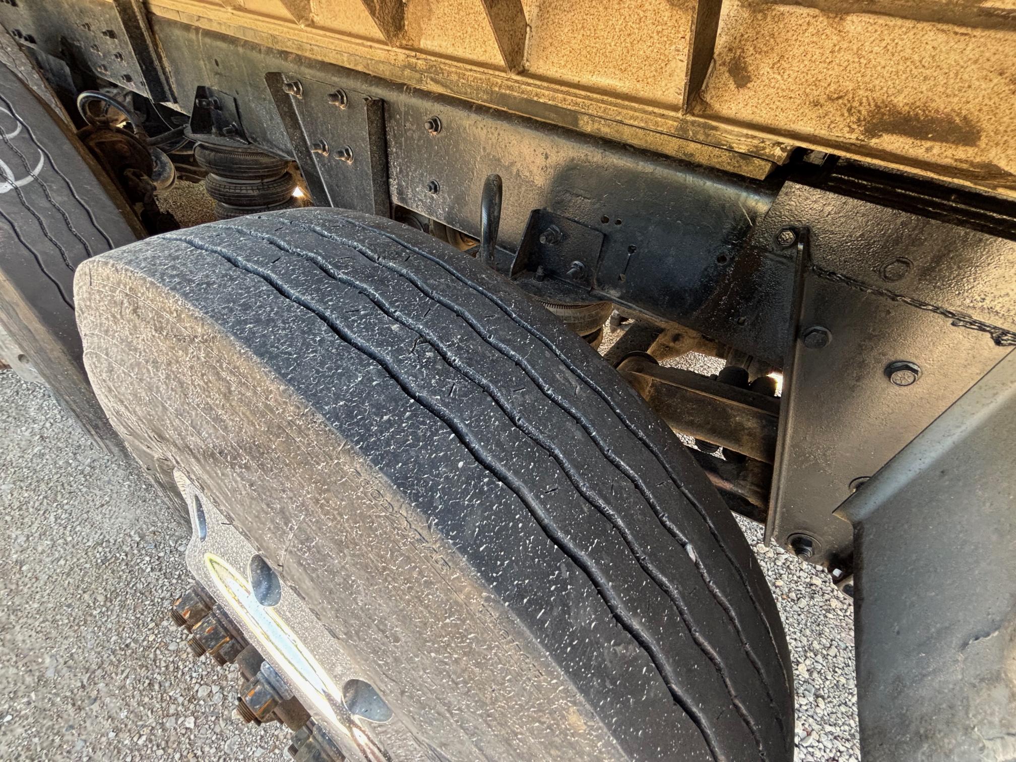 1997 MACK CL713 - Image 37